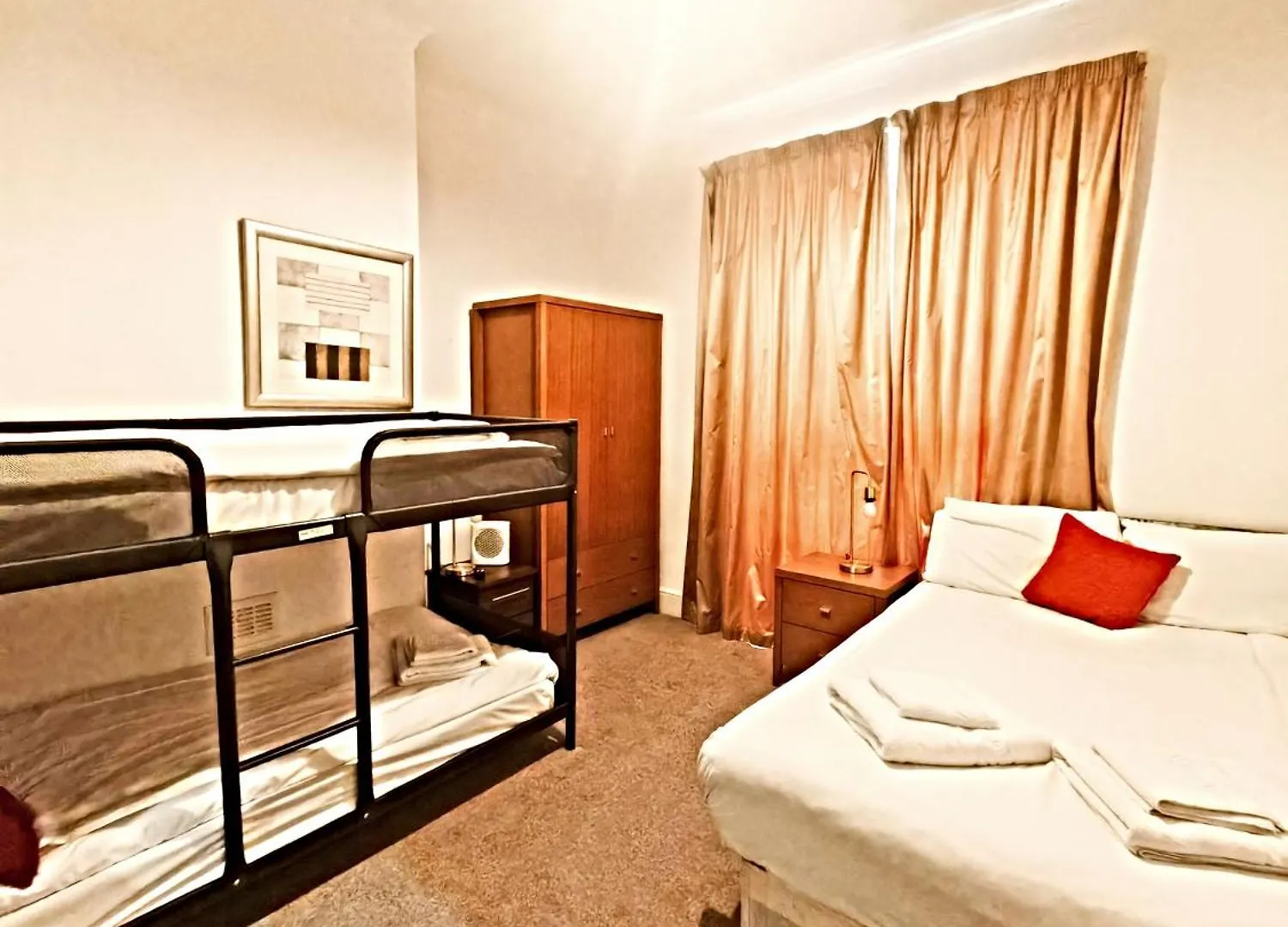Larger Groups Apartment Close To Excel Canarywharf 02 With Parking London 0*,
